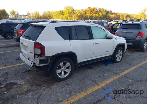 2014 Jeep Compass Sport/North z USA, uszkodzony, nr VIN 1C4NJCAB4ED835801